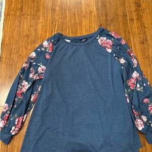 BloomChic Navy Floral Long Sleeve Top Woman 18-20 EUC